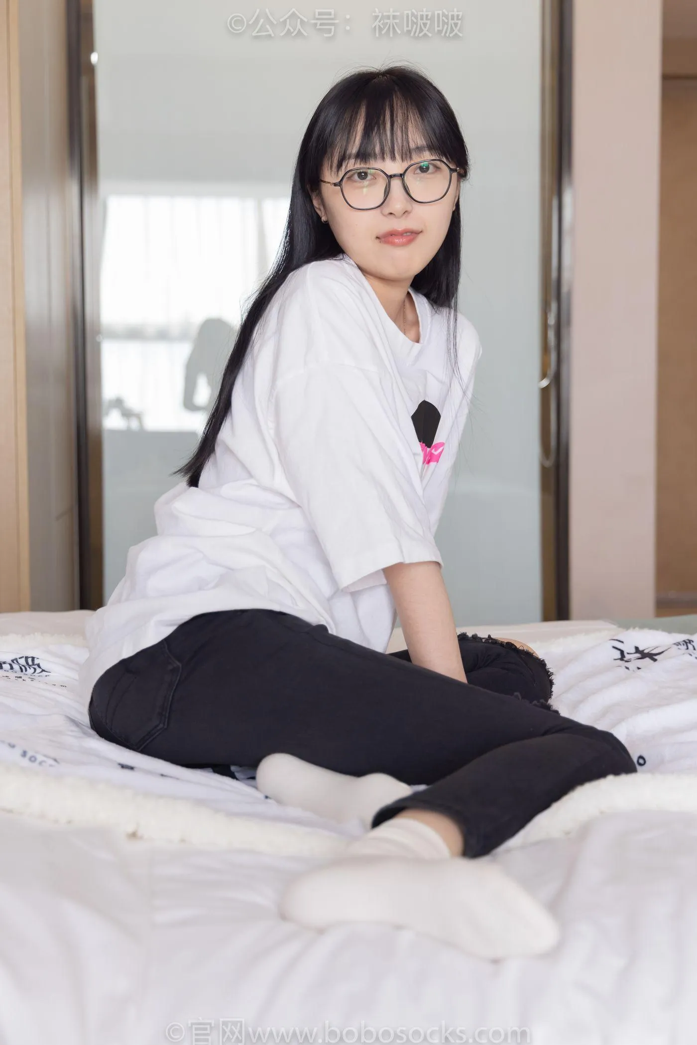 [BoBoSocks袜啵啵]NO.055 稚予-斯凯奇运动鞋、白棉袜、黑棉袜 [139P]插图6